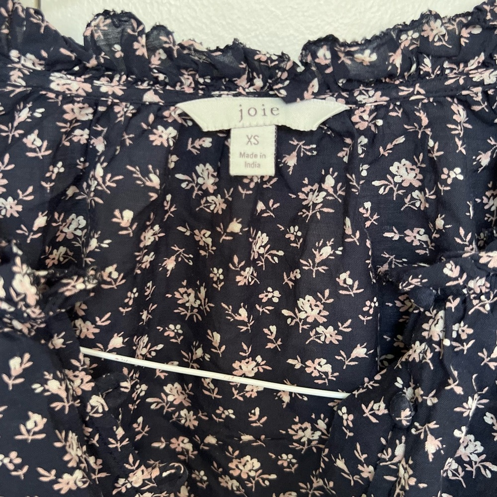 Beautiful Joie blouse xs like new